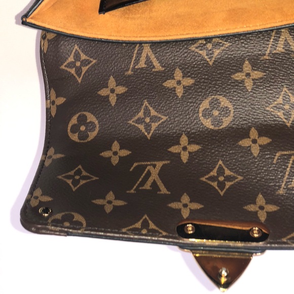 Like new LOUIS VUITTON Vernis Epi Monogram Wynwood - Picture 7 of 13